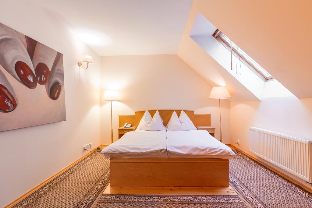 Hotel Maltezsky Kriz كارلوفي فاري المظهر الخارجي الصورة